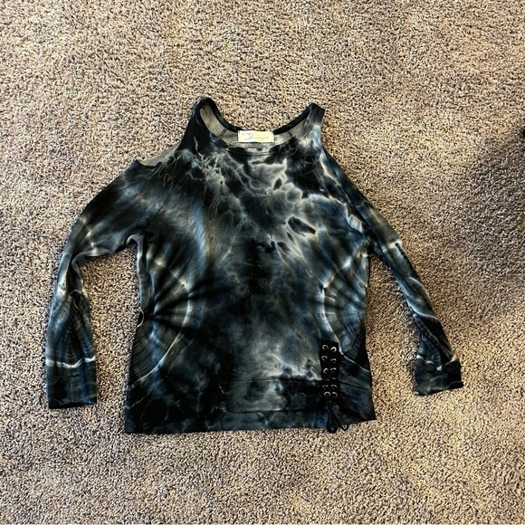 Vintage Havana Sweaters - Vintage Havana Long Sleeve